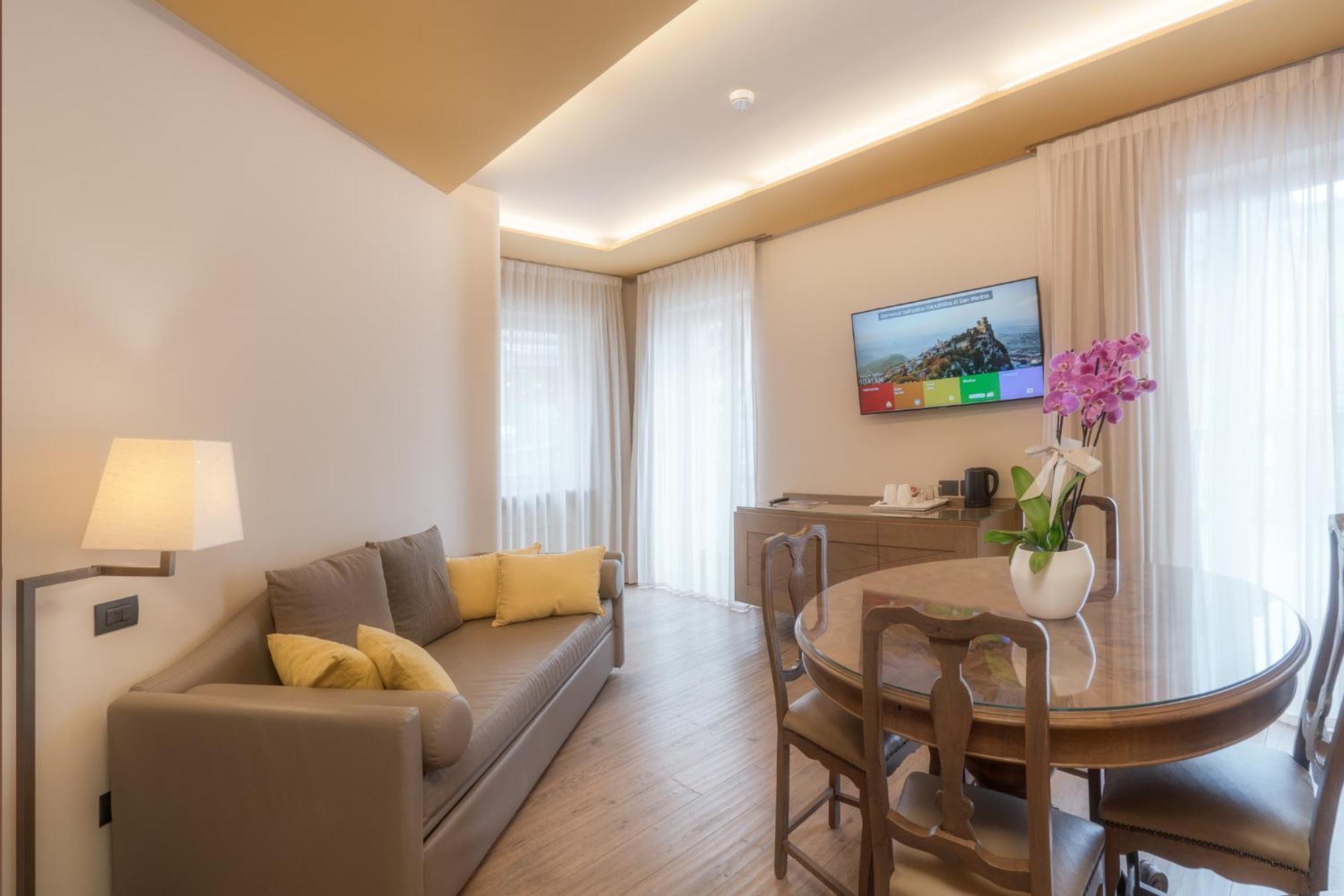 Titano Suites Сан-Марино Экстерьер фото