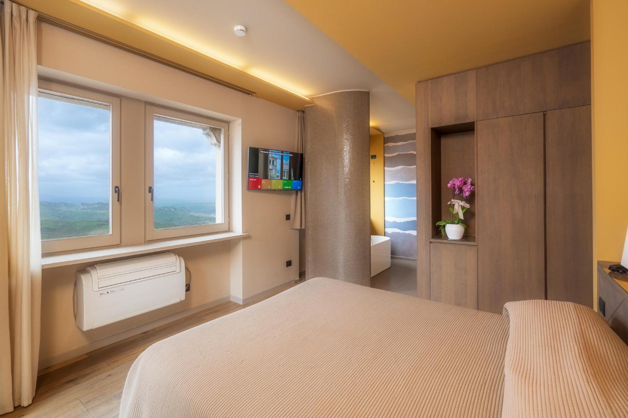 Titano Suites Сан-Марино Экстерьер фото