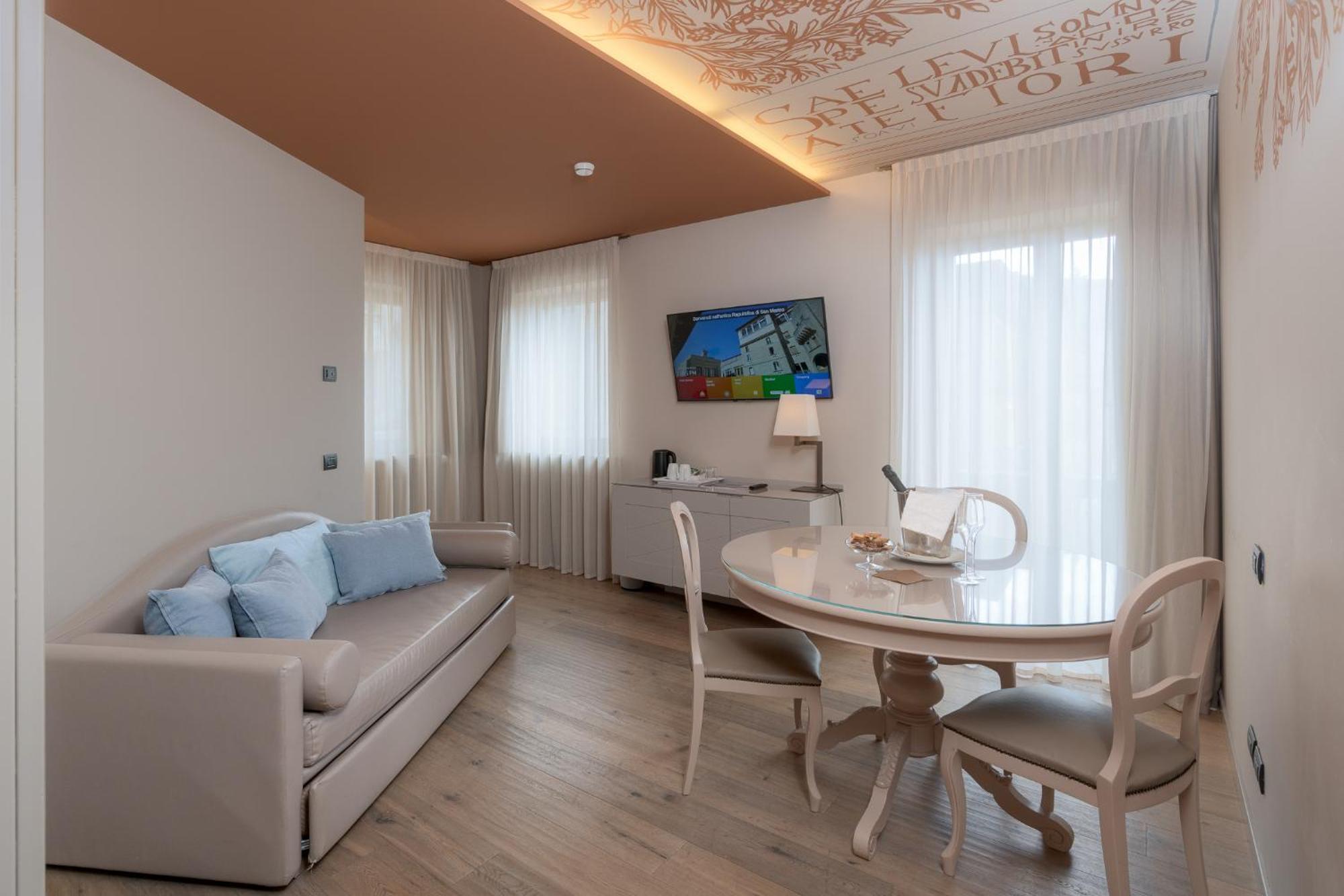 Titano Suites Сан-Марино Экстерьер фото