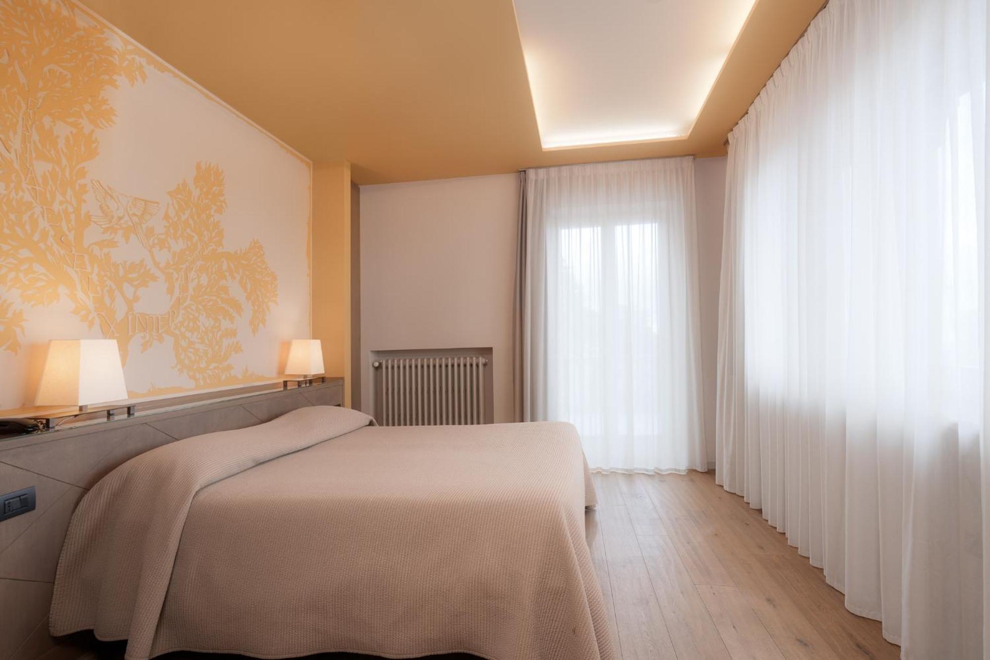 Titano Suites Сан-Марино Экстерьер фото